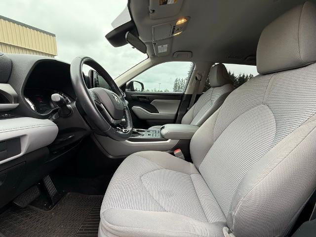 2021 Toyota Highlander LE AWD (SE)