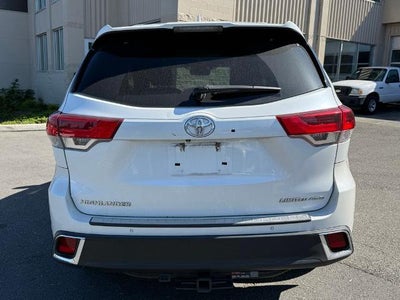 2017 Toyota Highlander Limited Platinum V6 AWD (Natl)