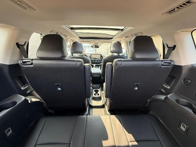 2026 Toyota Highlander Hybrid Platinum AWD (Natl)