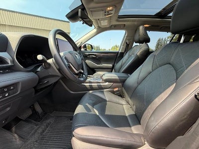 2026 Toyota Highlander Hybrid Platinum AWD (Natl)
