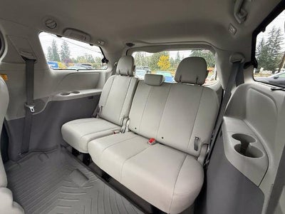 2012 Toyota Sienna 5dr 8-Pass Van V6 XLE FWD (Natl)