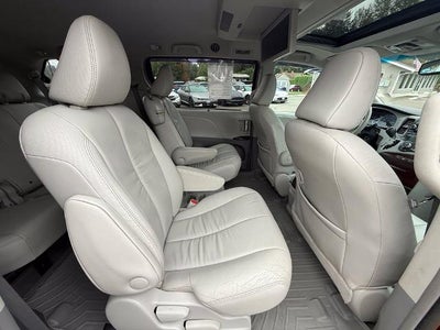 2012 Toyota Sienna 5dr 8-Pass Van V6 XLE FWD (Natl)