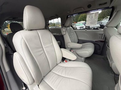 2012 Toyota Sienna 5dr 8-Pass Van V6 XLE FWD (Natl)