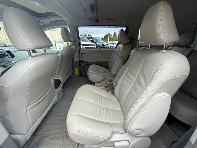 2012 Toyota Sienna 5dr 8-Pass Van V6 XLE FWD (Natl)
