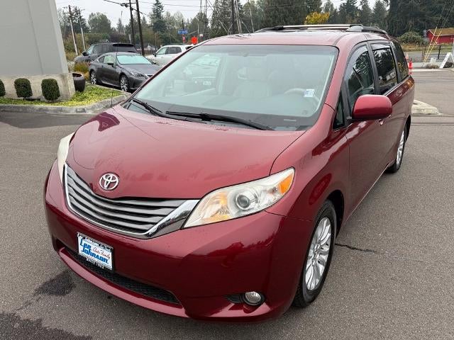 2012 Toyota Sienna 5dr 8-Pass Van V6 XLE FWD (Natl)