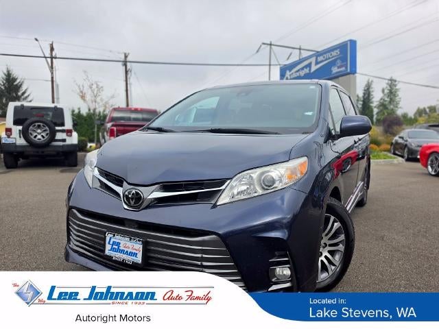 2018 Toyota Sienna XLE FWD 8-Passenger (Natl)