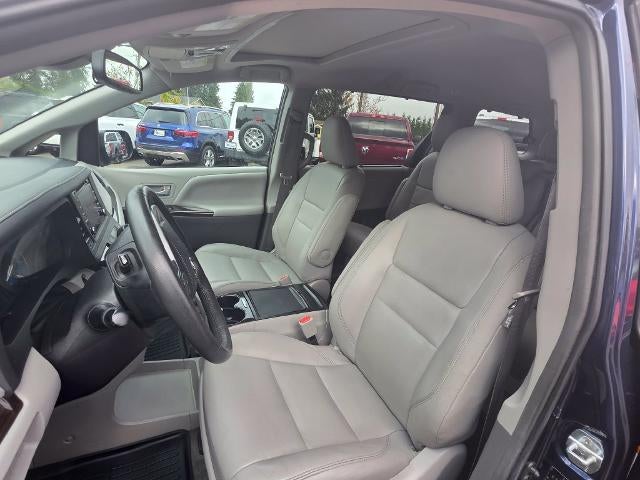 2018 Toyota Sienna XLE FWD 8-Passenger (Natl)