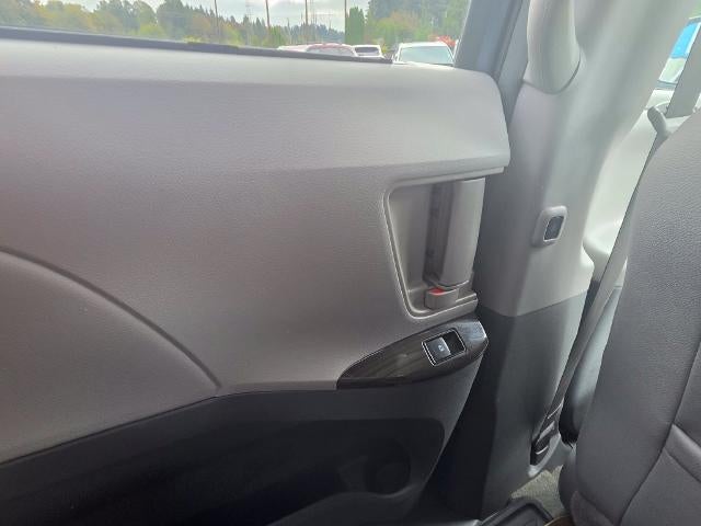 2018 Toyota Sienna XLE FWD 8-Passenger (Natl)