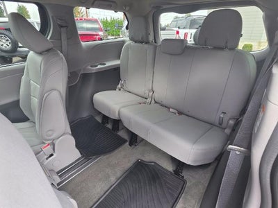 2018 Toyota Sienna XLE FWD 8-Passenger (Natl)