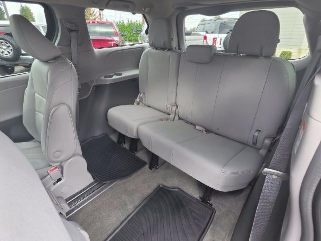 2018 Toyota Sienna XLE FWD 8-Passenger (Natl)