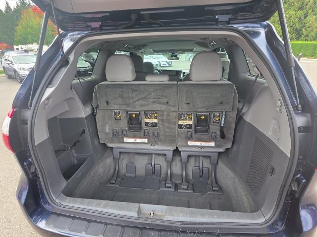 2018 Toyota Sienna XLE FWD 8-Passenger (Natl)