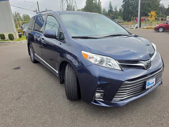 2018 Toyota Sienna XLE FWD 8-Passenger (Natl)