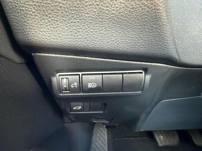2024 Toyota Corolla Cross XLE 2WD (Natl)