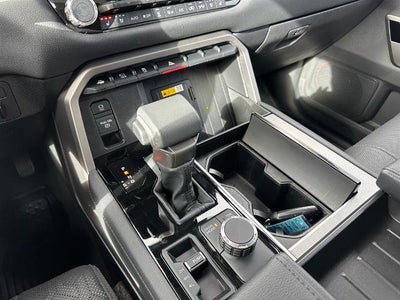 2024 Toyota Sequoia Limited 4WD (SE)