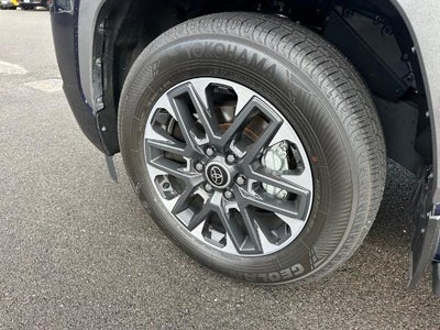 2024 Toyota Sequoia Limited 4WD (SE)