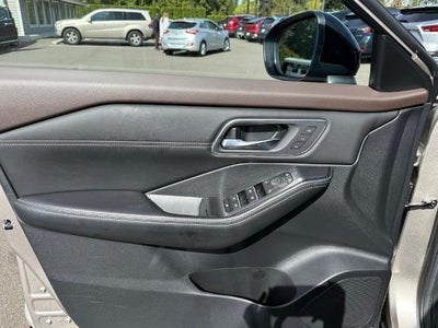 2023 Nissan Rogue AWD Platinum