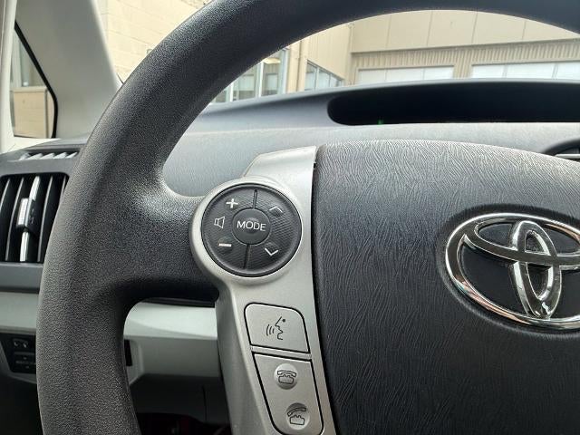 2013 Toyota Prius 5dr HB Three (Natl)