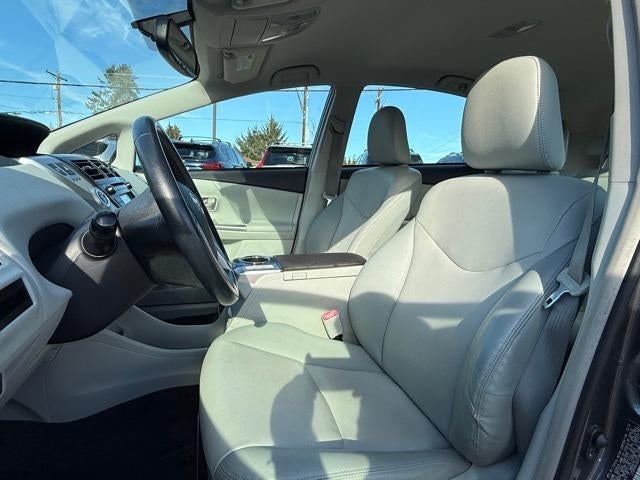 2013 Toyota Prius v 5dr Wgn Two (Natl)