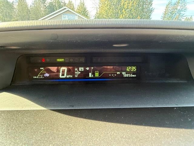 2013 Toyota Prius v 5dr Wgn Two (Natl)