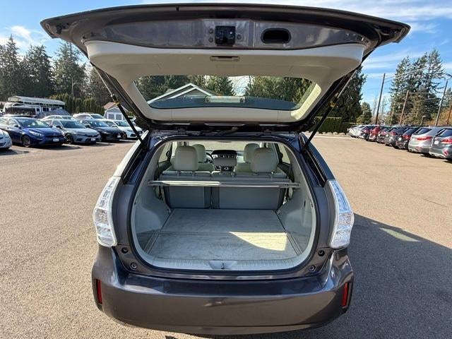 2013 Toyota Prius v 5dr Wgn Two (Natl)