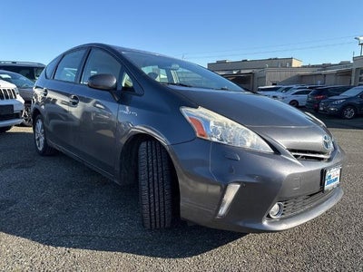 2013 Toyota Prius v 5dr Wgn Two (Natl)