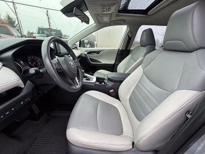 2020 Toyota RAV4 XLE Premium AWD (Natl)