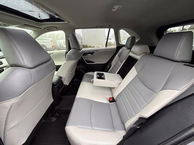 2020 Toyota RAV4 XLE Premium AWD (Natl)
