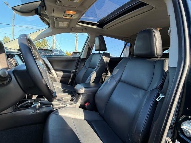 2017 Toyota RAV4 Hybrid Limited AWD (Natl)