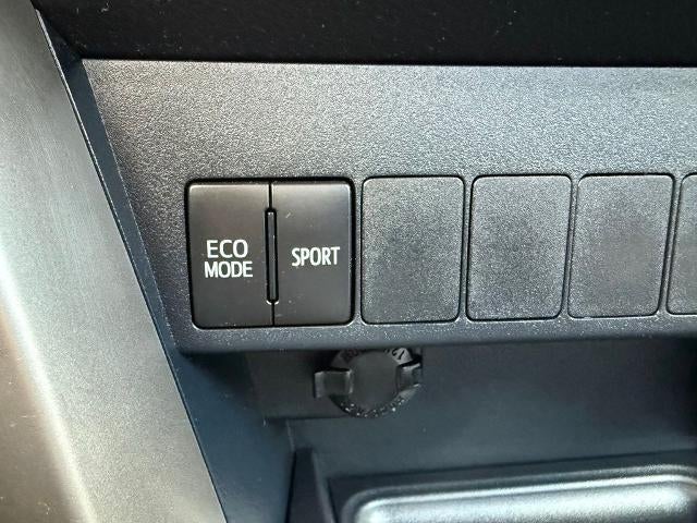 2015 Toyota RAV4 AWD 4dr XLE (Natl)