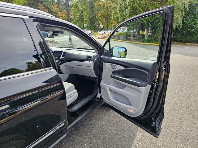 2016 Honda Pilot AWD 4dr Elite with DVD Rear Entertainment System and Navigation
