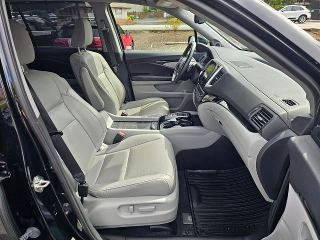 2016 Honda Pilot AWD 4dr Elite with DVD Rear Entertainment System and Navigation