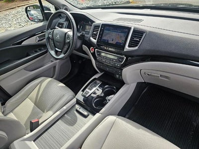 2016 Honda Pilot AWD 4dr Elite with DVD Rear Entertainment System and Navigation