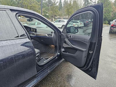 2022 BMW X6 M50i Sports Activity Coupe