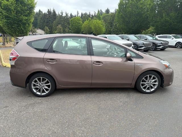 2015 Toyota Prius v 5dr Wgn Five (Natl)