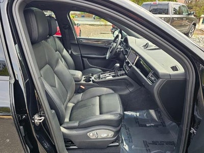 2025 Porsche Macan AWD