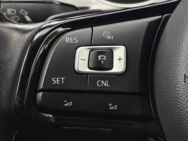 2017 Volkswagen Golf R 4-Door DSG w/DCC/Nav