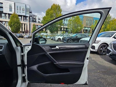 2017 Volkswagen Golf R 4-Door DSG w/DCC/Nav