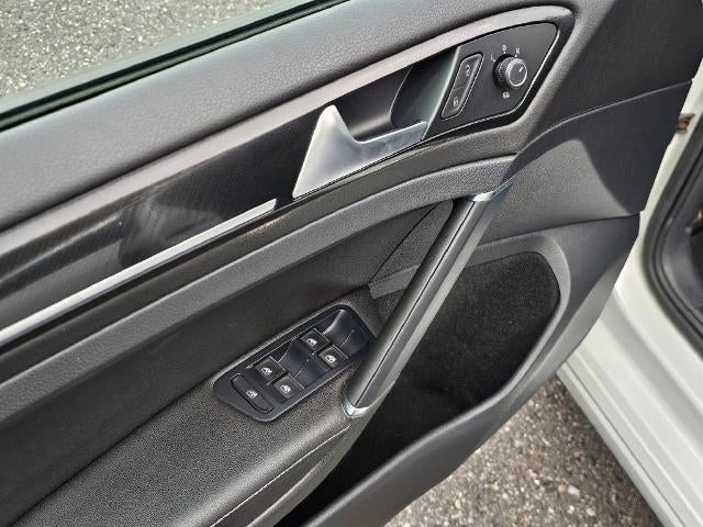 2017 Volkswagen Golf R 4-Door DSG w/DCC/Nav