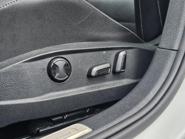 2017 Volkswagen Golf R 4-Door DSG w/DCC/Nav