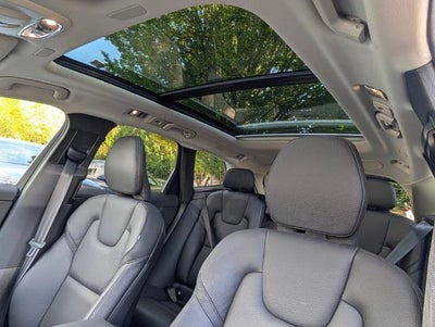 2021 Volvo XC60 Recharge T8 eAWD PHEV Inscription Expression
