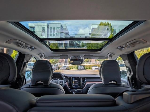 2021 Volvo XC60 Recharge T8 eAWD PHEV Inscription Expression