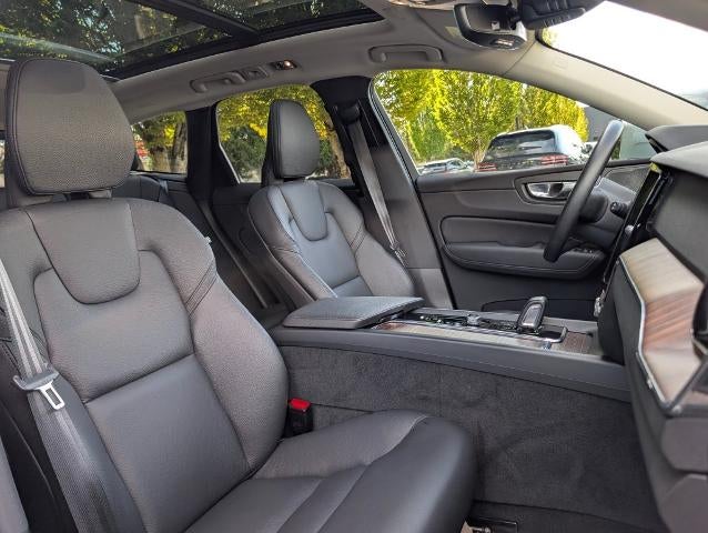 2021 Volvo XC60 Recharge T8 eAWD PHEV Inscription Expression
