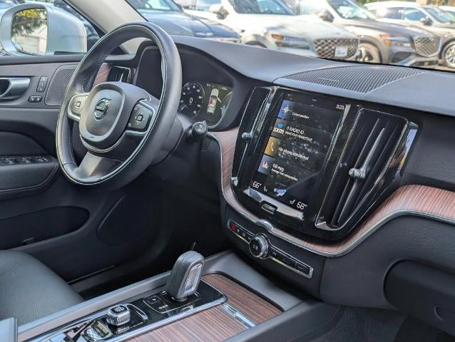 2021 Volvo XC60 Recharge T8 eAWD PHEV Inscription Expression