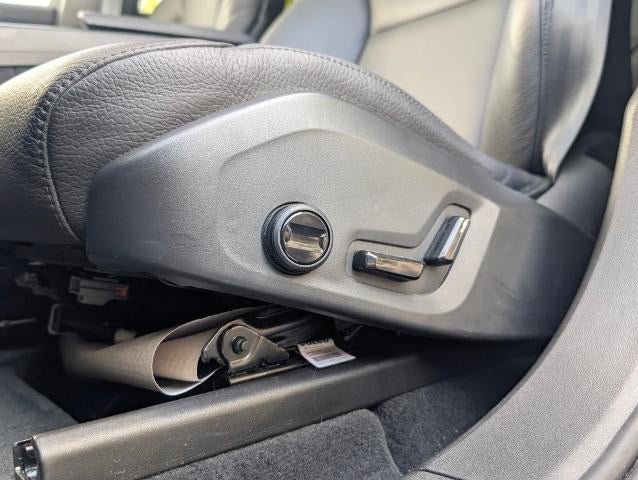 2021 Volvo XC60 Recharge T8 eAWD PHEV Inscription Expression