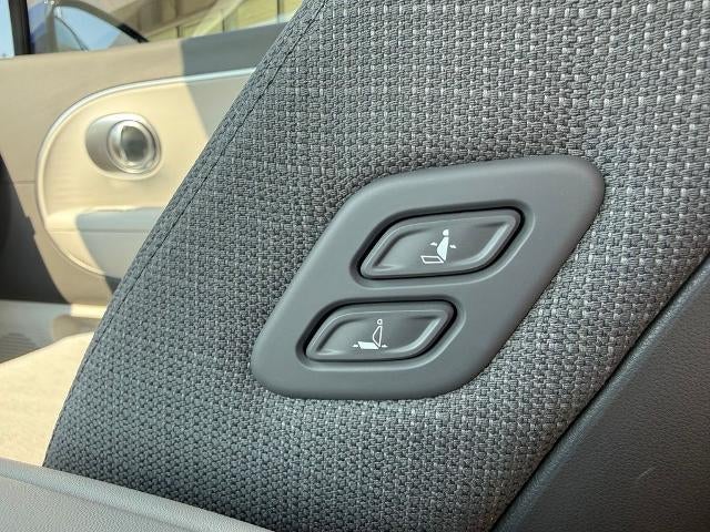 2026 Hyundai IONIQ 9 SE AWD