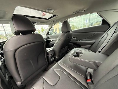 2025 Hyundai ELANTRA Limited IVT