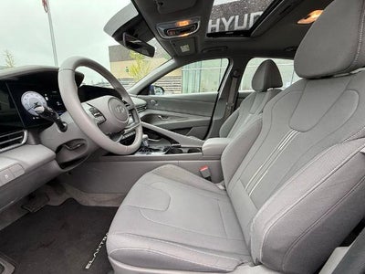 2024 Hyundai ELANTRA SEL IVT