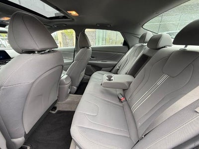 2024 Hyundai ELANTRA SEL IVT