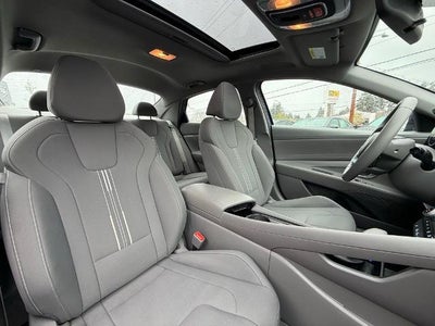 2024 Hyundai ELANTRA SEL IVT