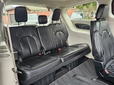 2018 Chrysler Pacifica Limited FWD
